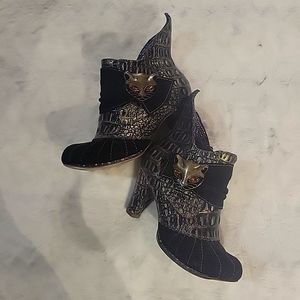 Unreal irregular choice ferocious kitty boots! Leather and velvet sz 6.5
